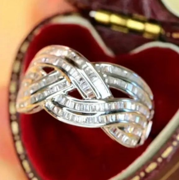 Silvertone Ring with Baguette Rhinestones - Picture 4 of 5